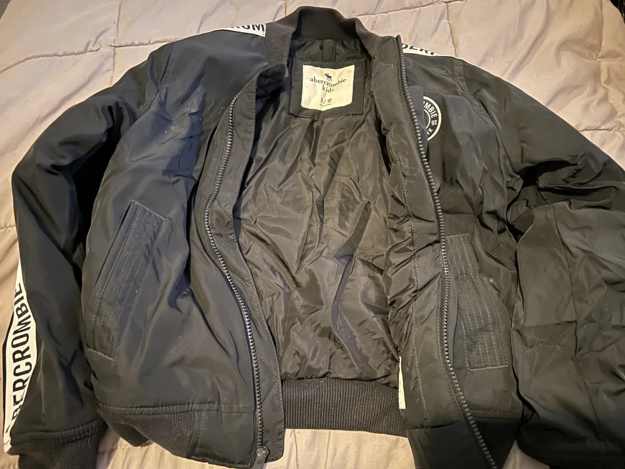 Campera bomber Abercrombie & Fitch - imagen 2
