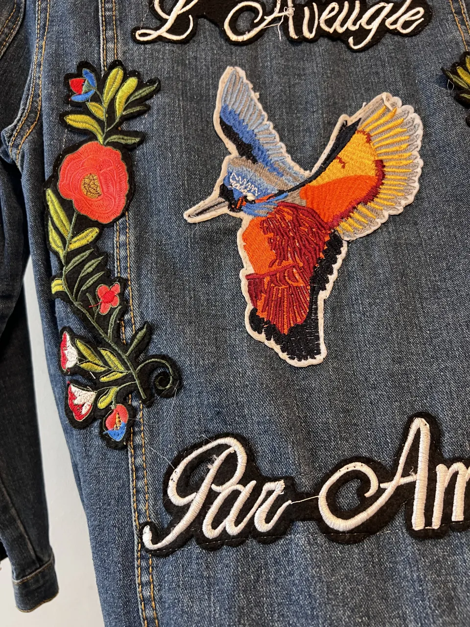 Campera A ≠ - imagen 4