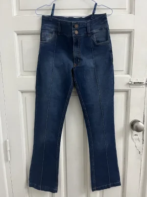 DENIM JEANS