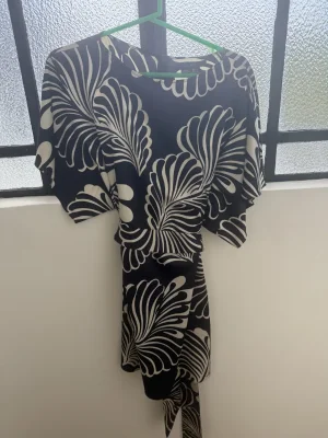 Zara Basic