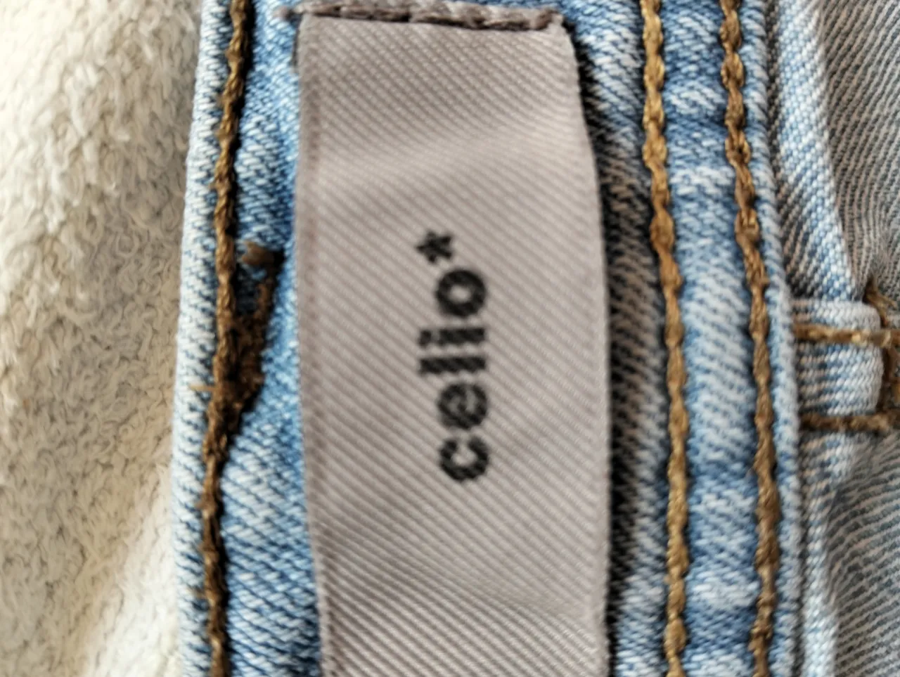 Bermuda Celio - imagen 3