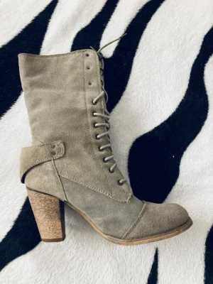 Hush Puppies