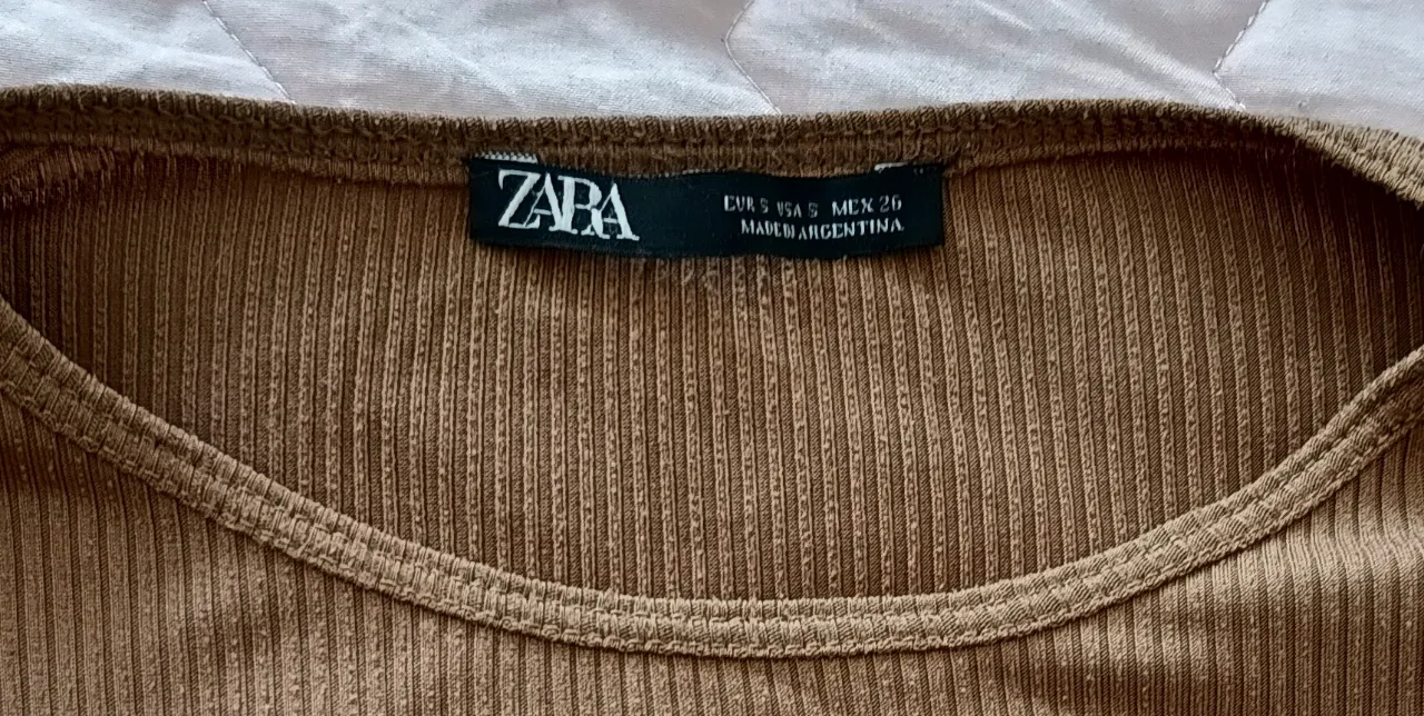 Remera Zara - Vista 3