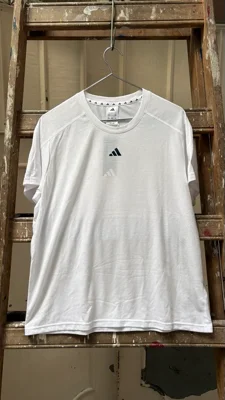 adidas · Talle L