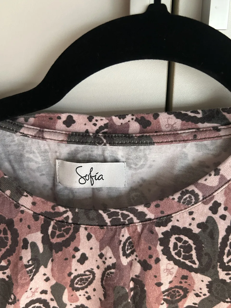 Remera Sofia Sarkany - imagen 3