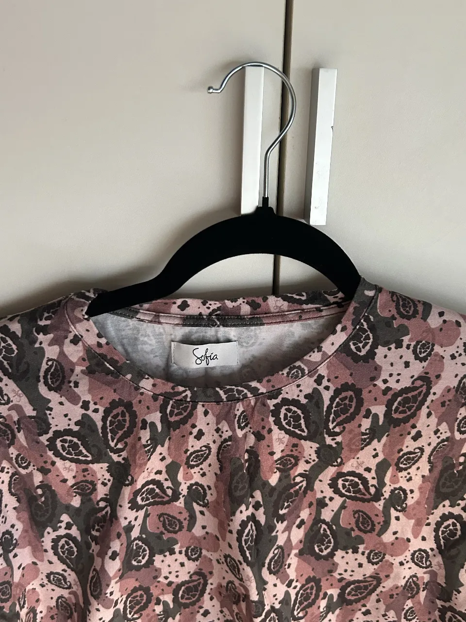 Remera Sofia Sarkany - imagen 2