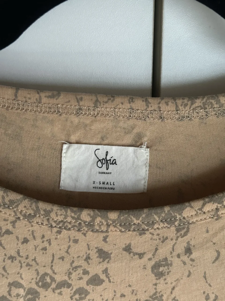 Remera Sofia Sarkany - imagen 3