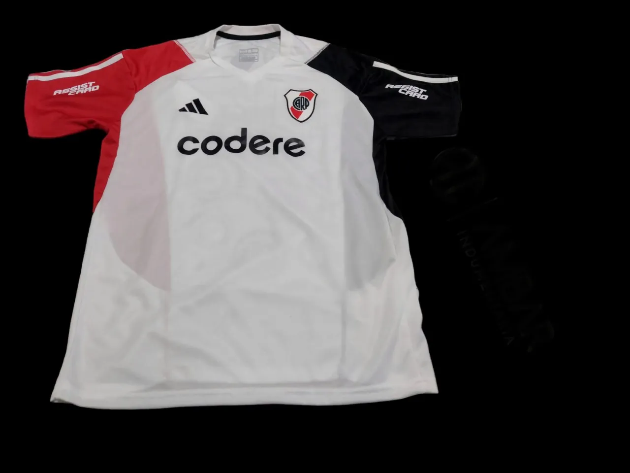 Camiseta adidas