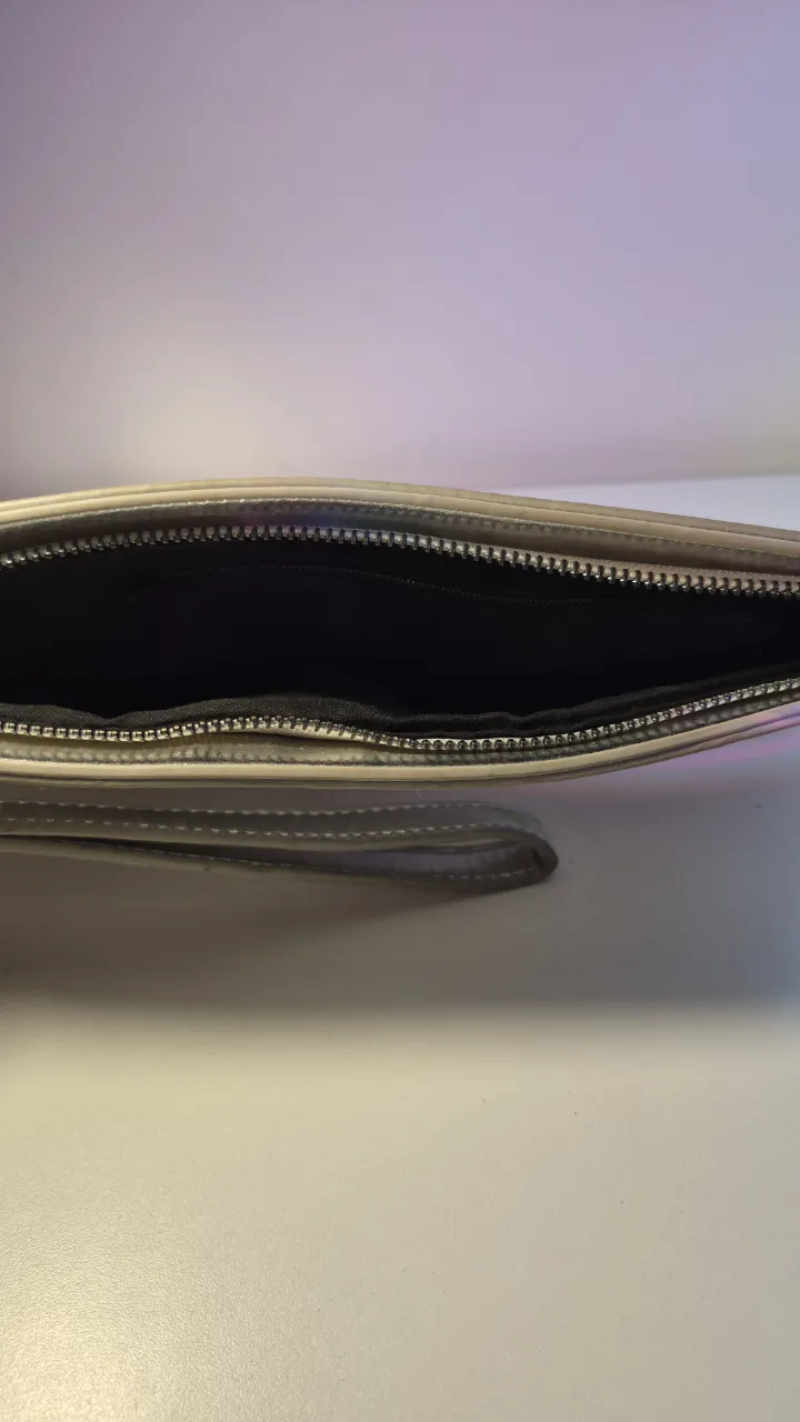 Cartera A ≠ - imagen 2