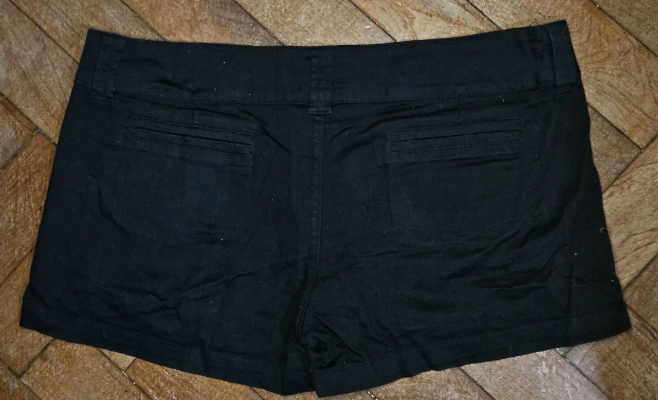 Short Mordaz - imagen 2