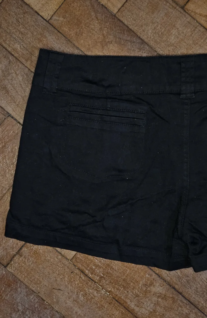 Short Mordaz - imagen 4