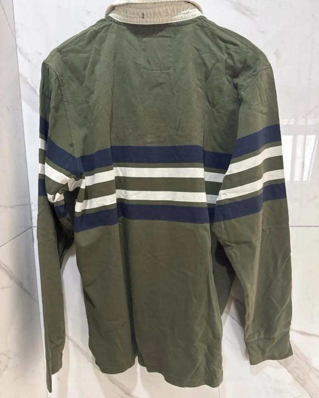 Remera Legacy - Vista 3