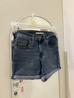 Levi's