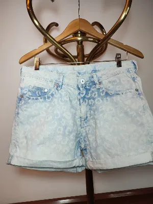 H&M