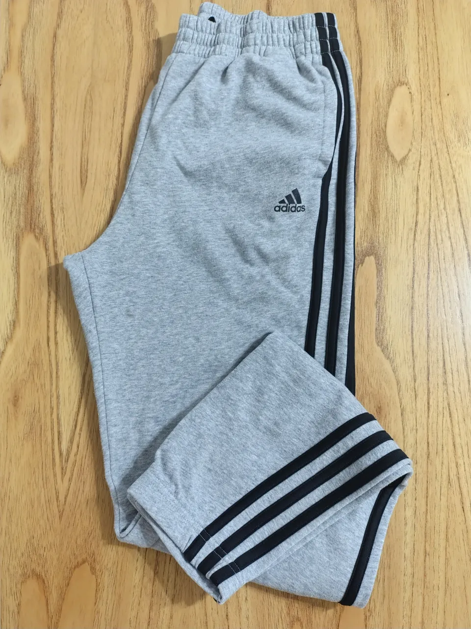 Pantalón adidas - imagen 1