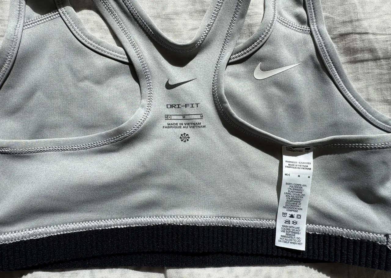 Top Nike - imagen 3