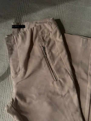 Zara Basic