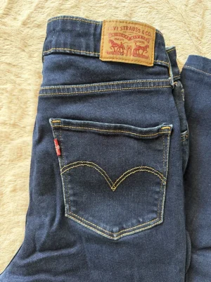 Levi's