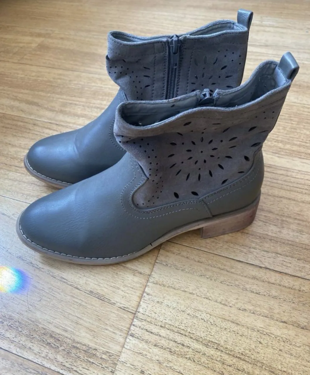 Botines Bata - imagen 1