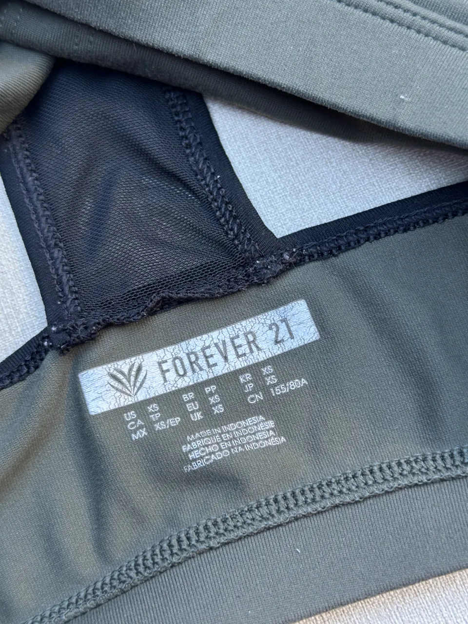 Top Forever 21 - Vista 3