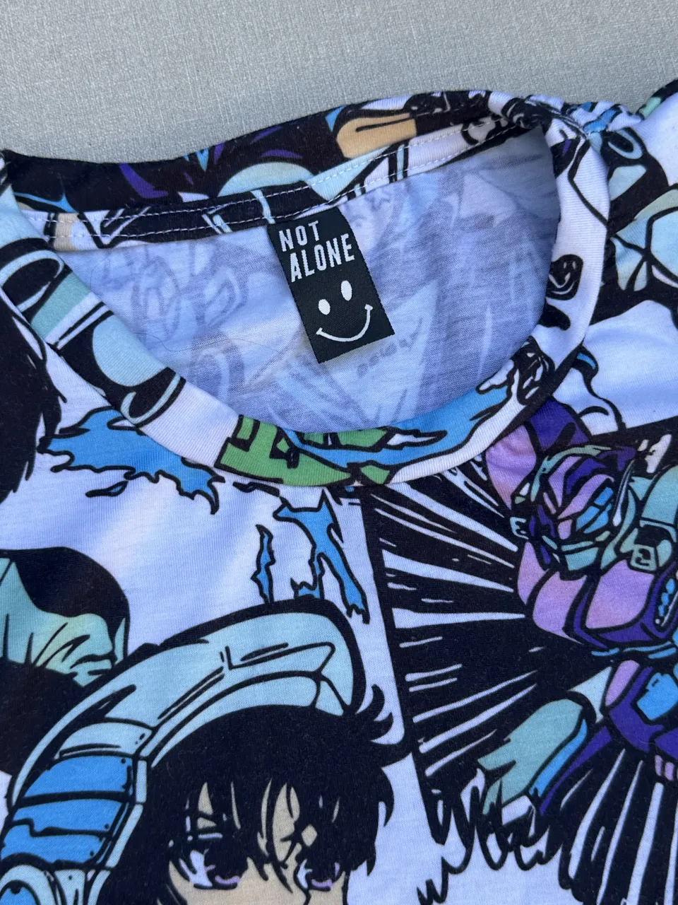 Remera Not alone - imagen 2