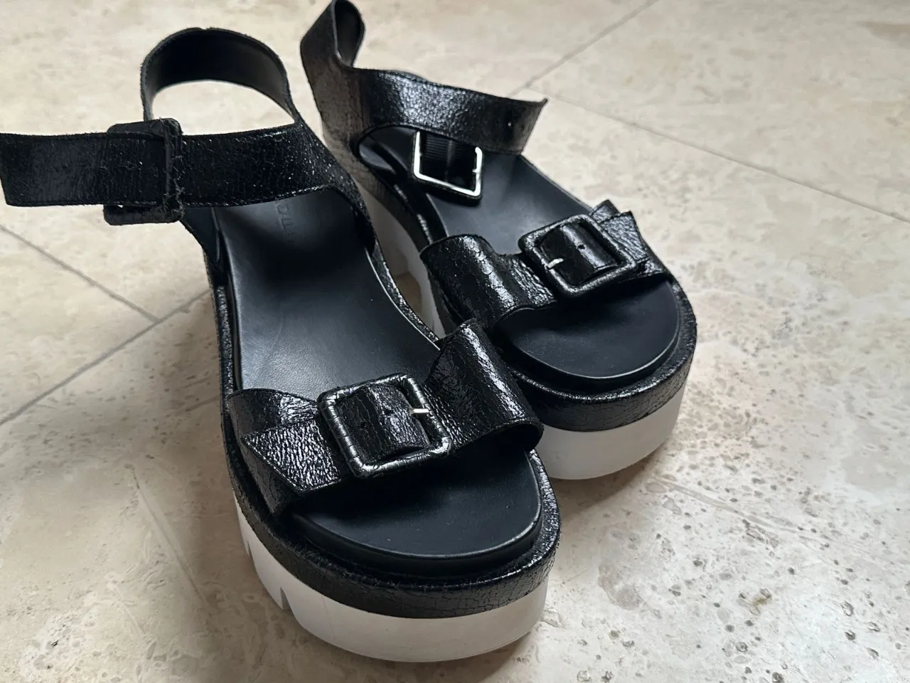 Sandalias Kendall + Kylie - imagen 2