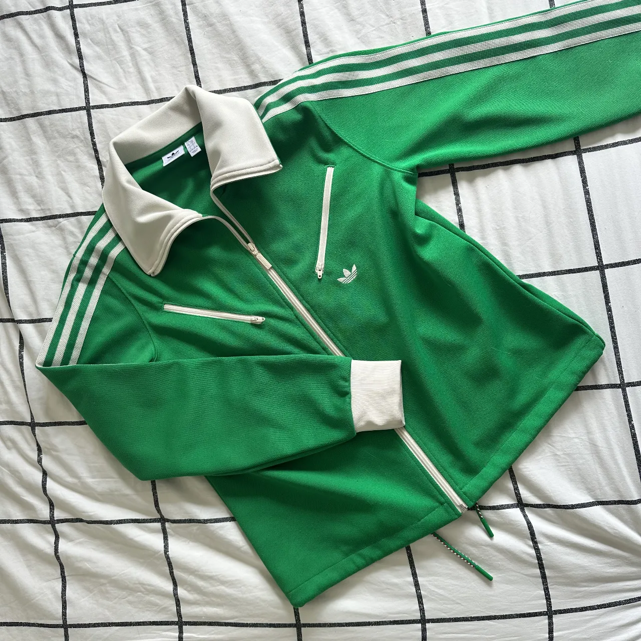 Buzo adidas - imagen 1