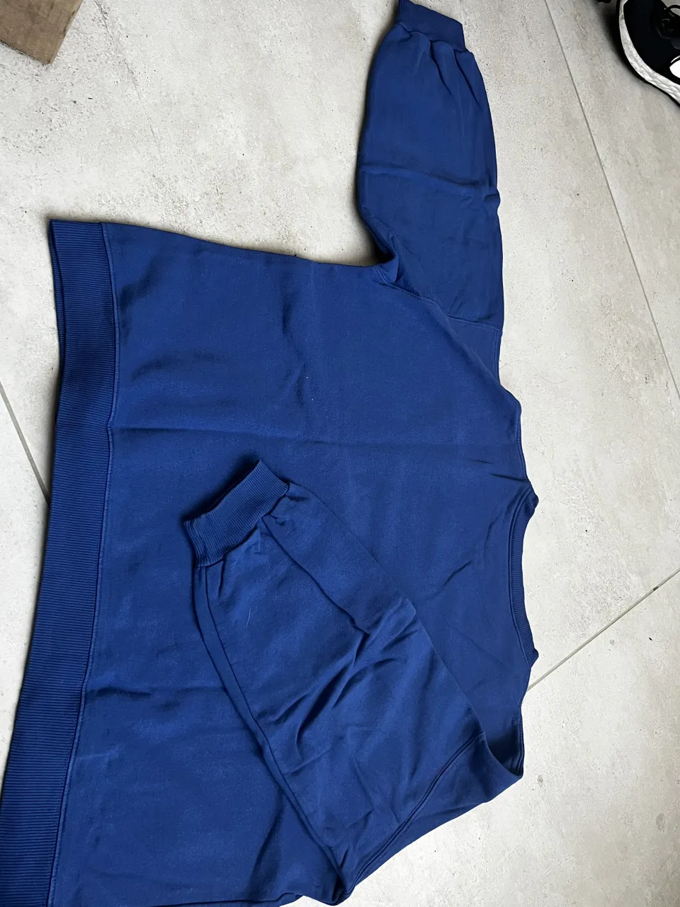 Buzo A ≠ - Vista 2