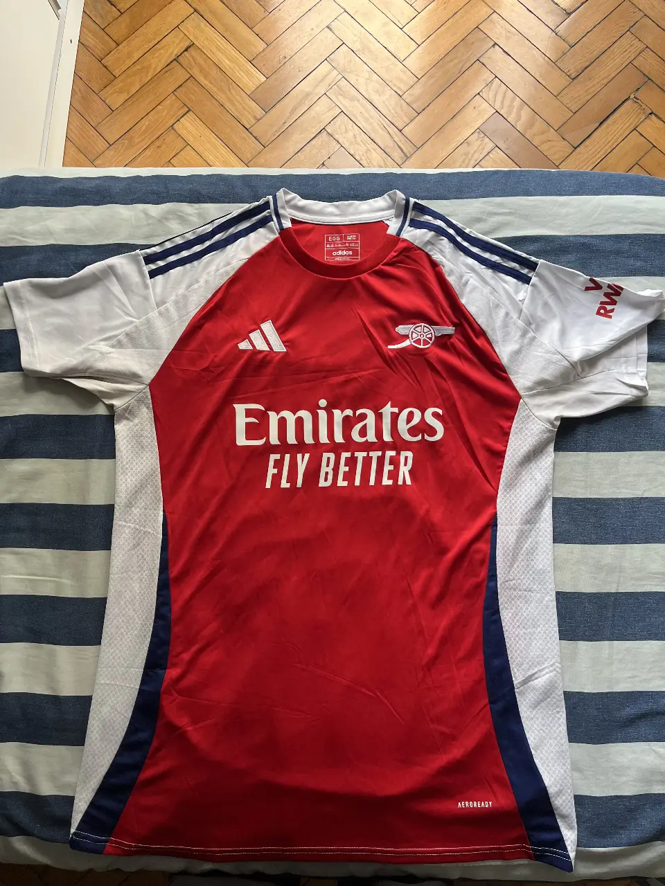 Camiseta adidas