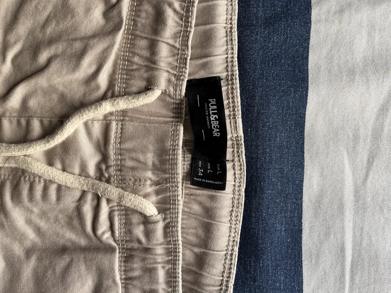 Pantalón Pull & Bear - Vista 2