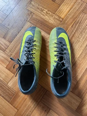 Nike · Talle AR 43