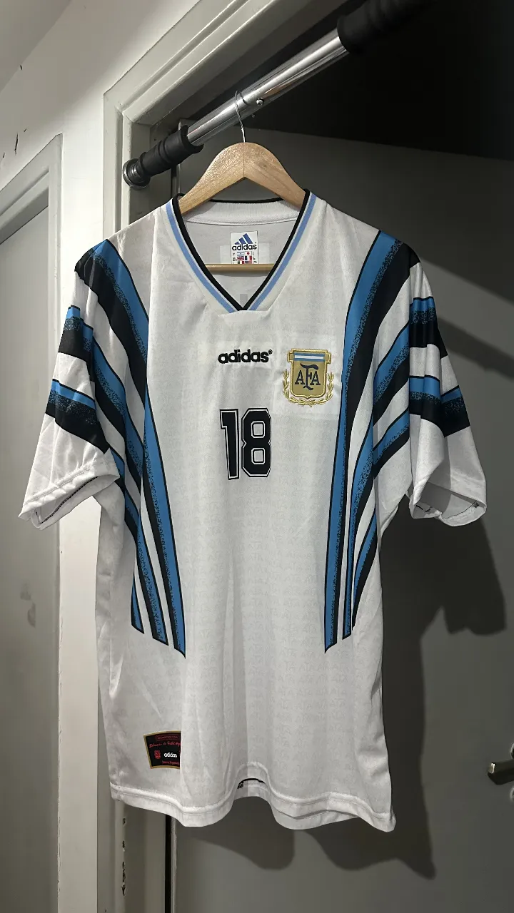 Camiseta adidas - imagen 1