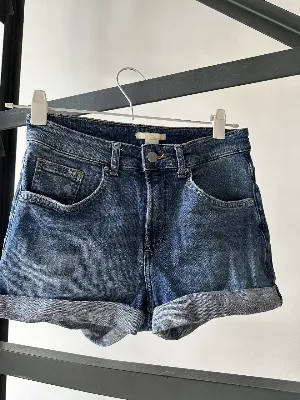 H&M