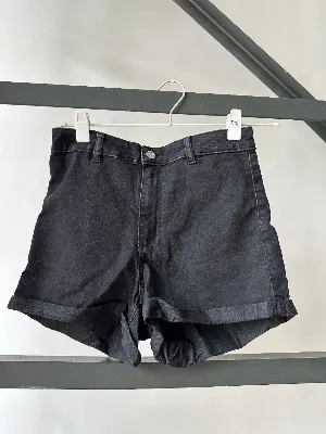 H&M
