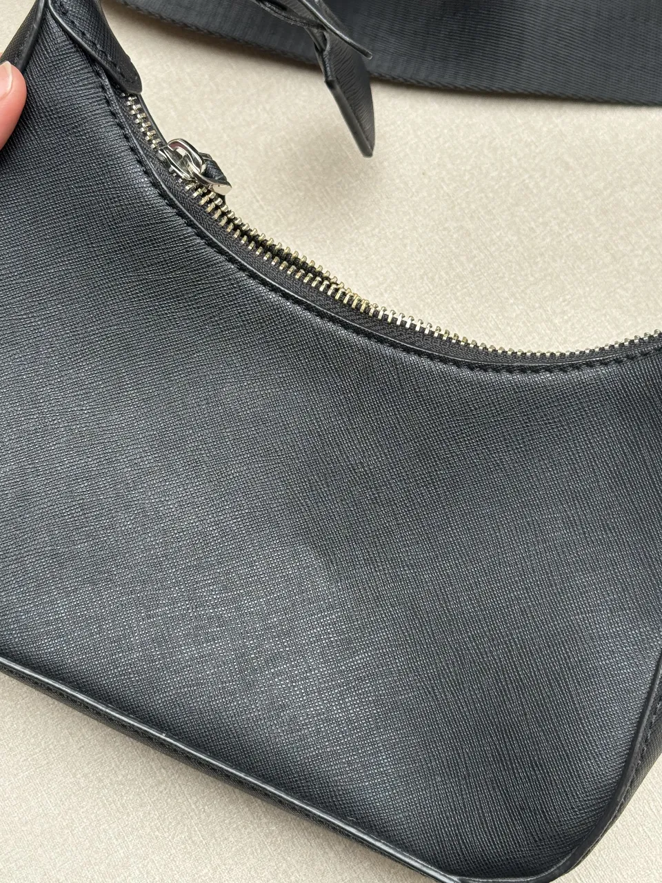 Bolso Prada miniatura 4