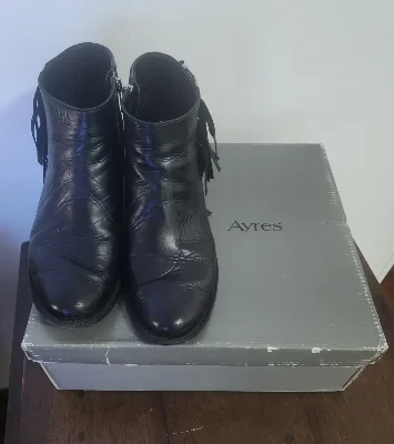 Ayres