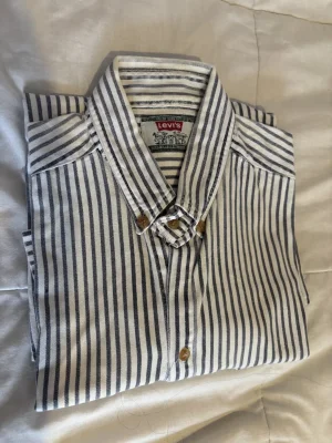 Levi's