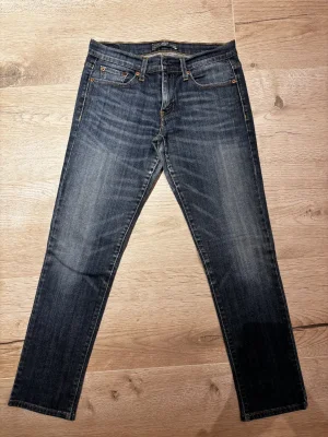 Levi's