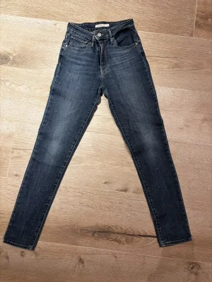 Levi's