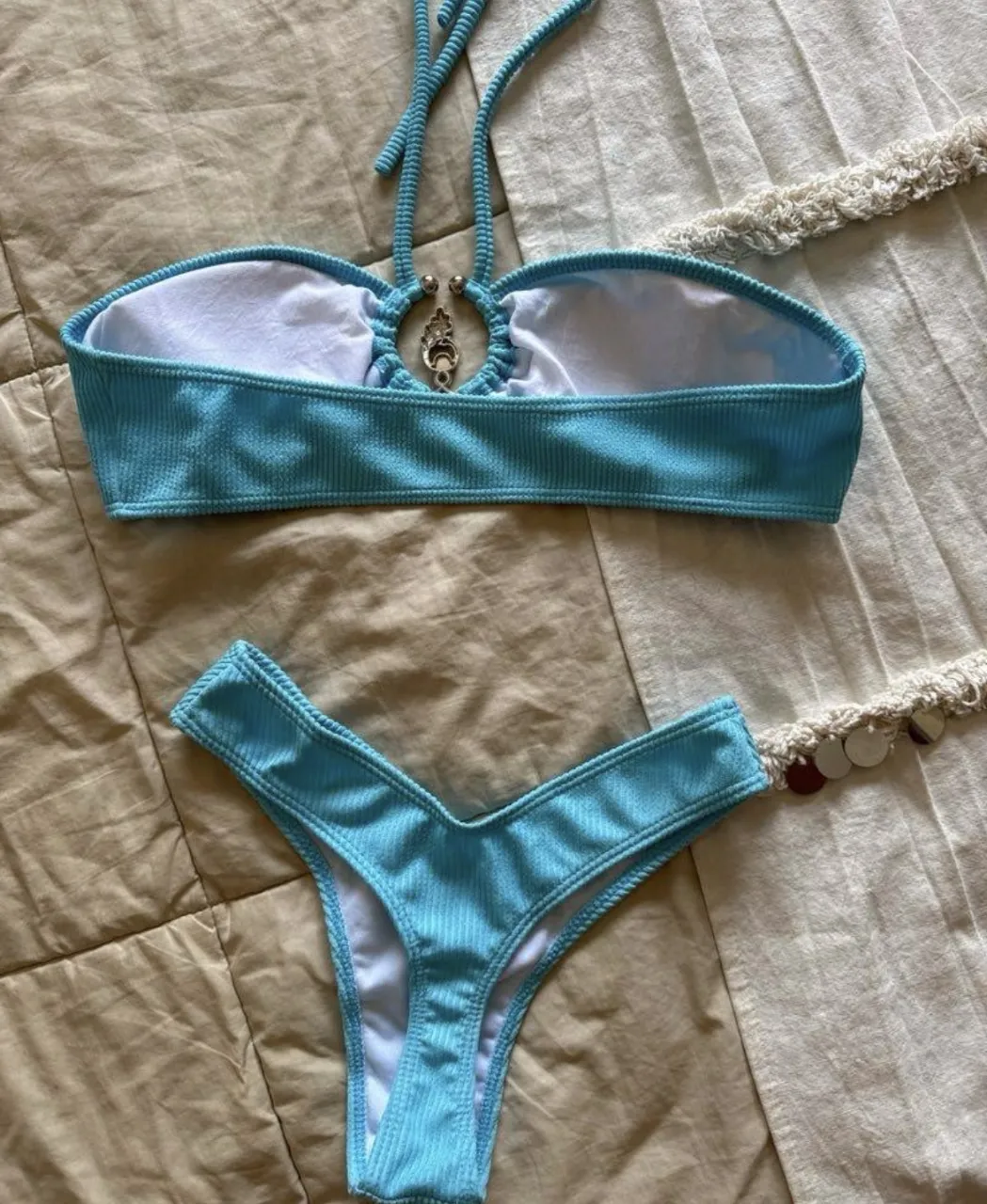 Bikini A ≠ - imagen 2