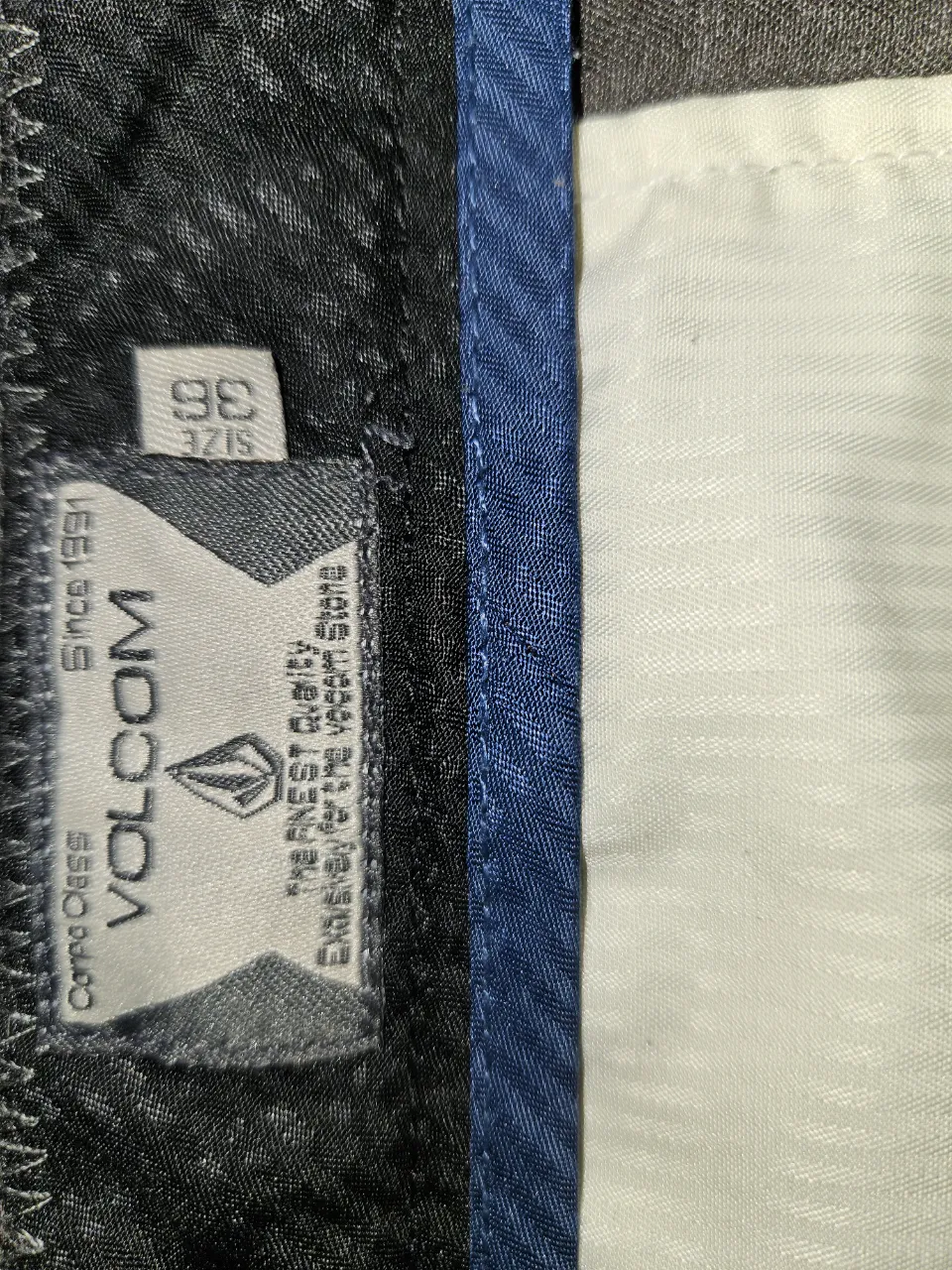 Bermuda Volcom - Vista 2
