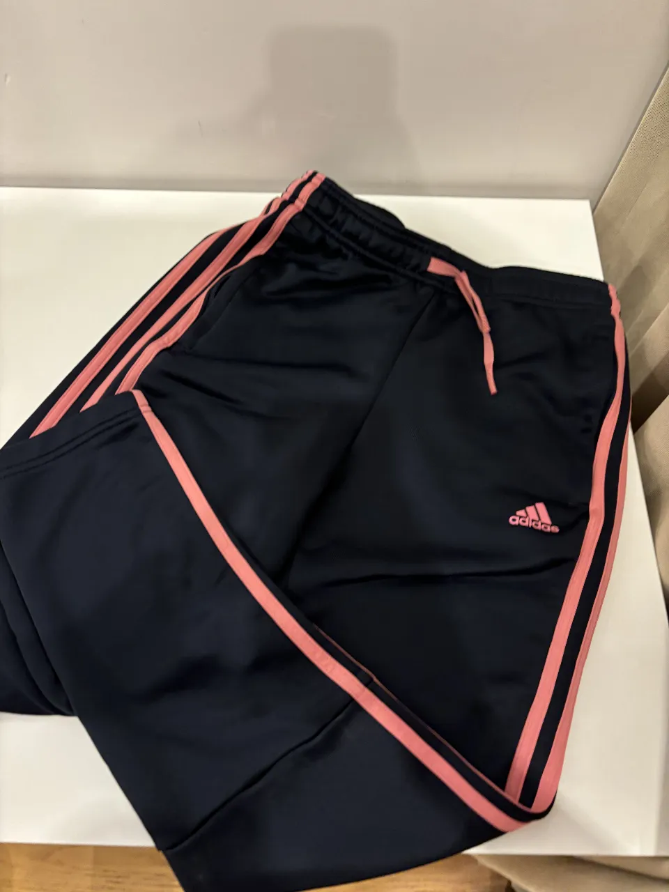 Pantalón adidas - imagen 1