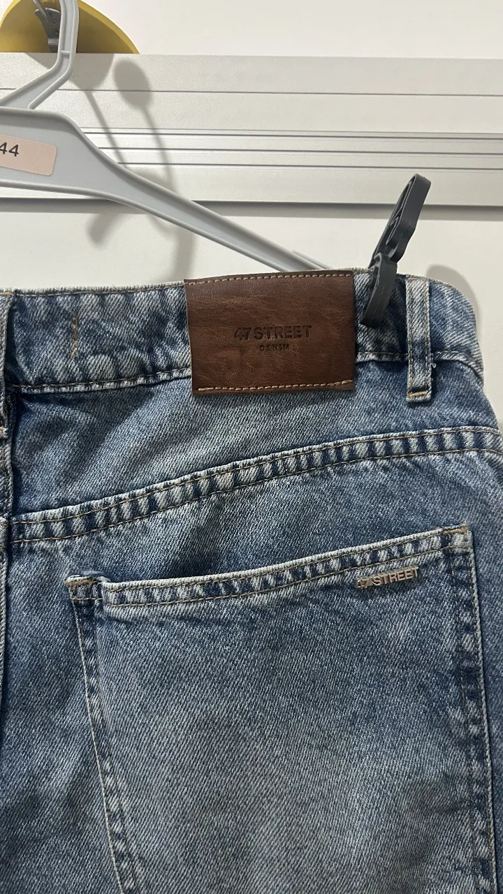 Short 47 Street - imagen 5