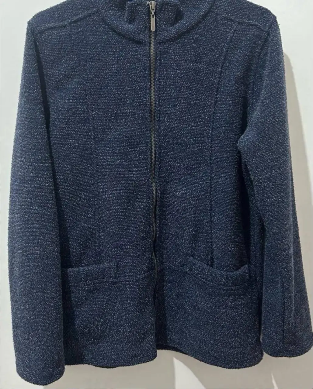 campera azul marino talle s stefano cocci. perfecto estado, poco uso. abrigada con polar adentro. Medidas: axila a axila 47cm, largo mangas 59cm, largo 66cm, hombro a hombro 41cm.