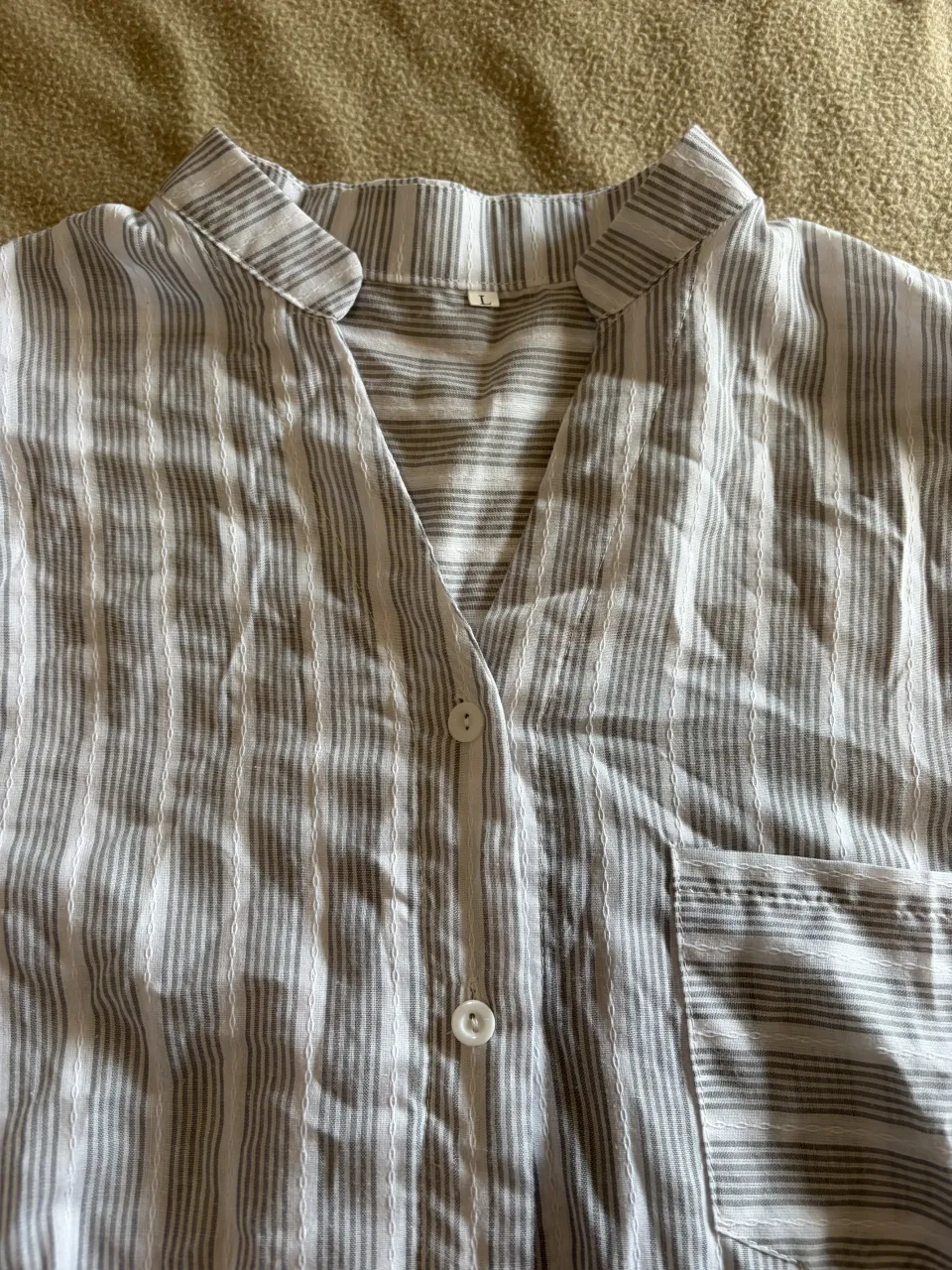 Camisa A ≠ - imagen 1