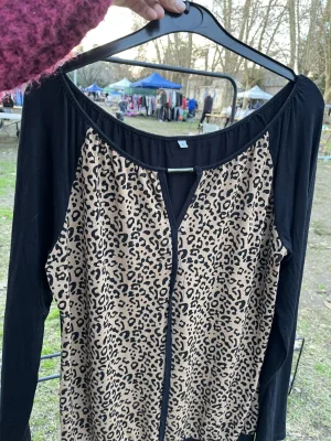 Remera Aa · Talle XL