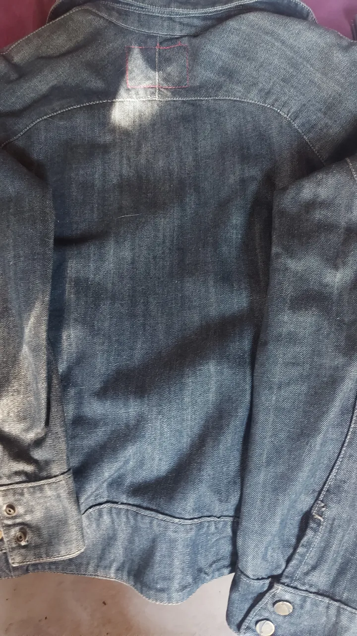 Campera Levi's - Vista 3