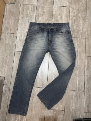 Levi's