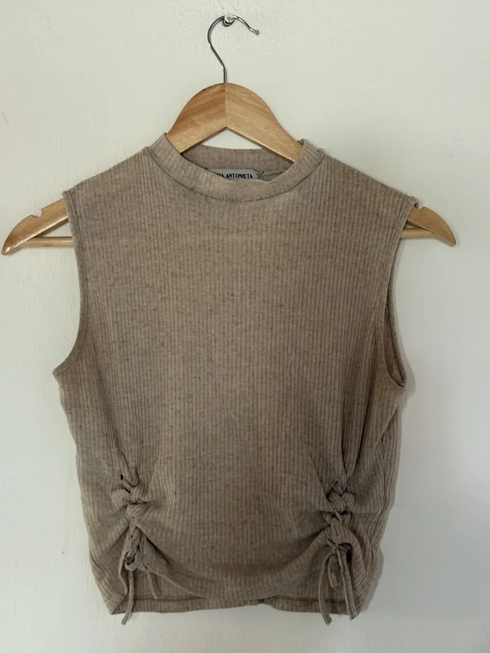Musculosa A ≠ - imagen 1
