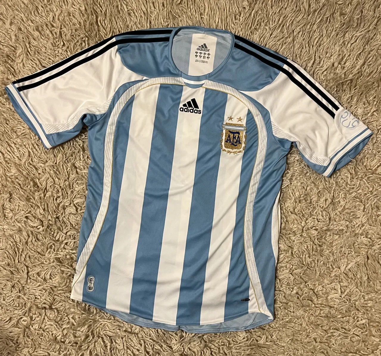 Camiseta adidas - imagen 1